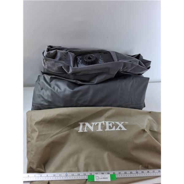 Intex Inflatable Mattres - As Is CANNOT SHIP