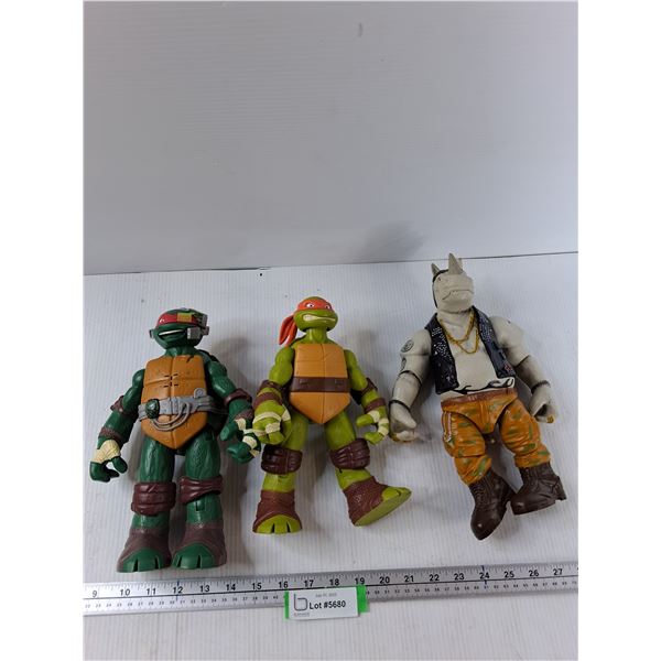 (3) Teenage Mutant Ninja Turtles Figurines