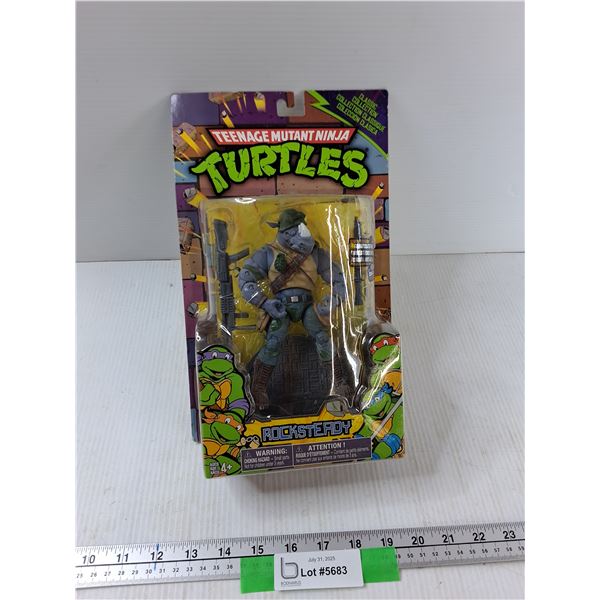 Teenage Mutant Ninja Turtles Rocksteady Figurine