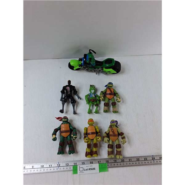 (4) Teenage Mutant Ninja Turtles And Motorcycle, Figures