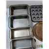 Image 3 : (2) Cutting Boards, (2) Muffin Trays, (4) Bread Pan, Misc