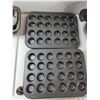 Image 6 : (2) Cutting Boards, (2) Muffin Trays, (4) Bread Pan, Misc