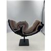 Image 3 : 10 INCH PINK AND BLACK UNQUIE NATURAL FORMATION AGATE SLICE