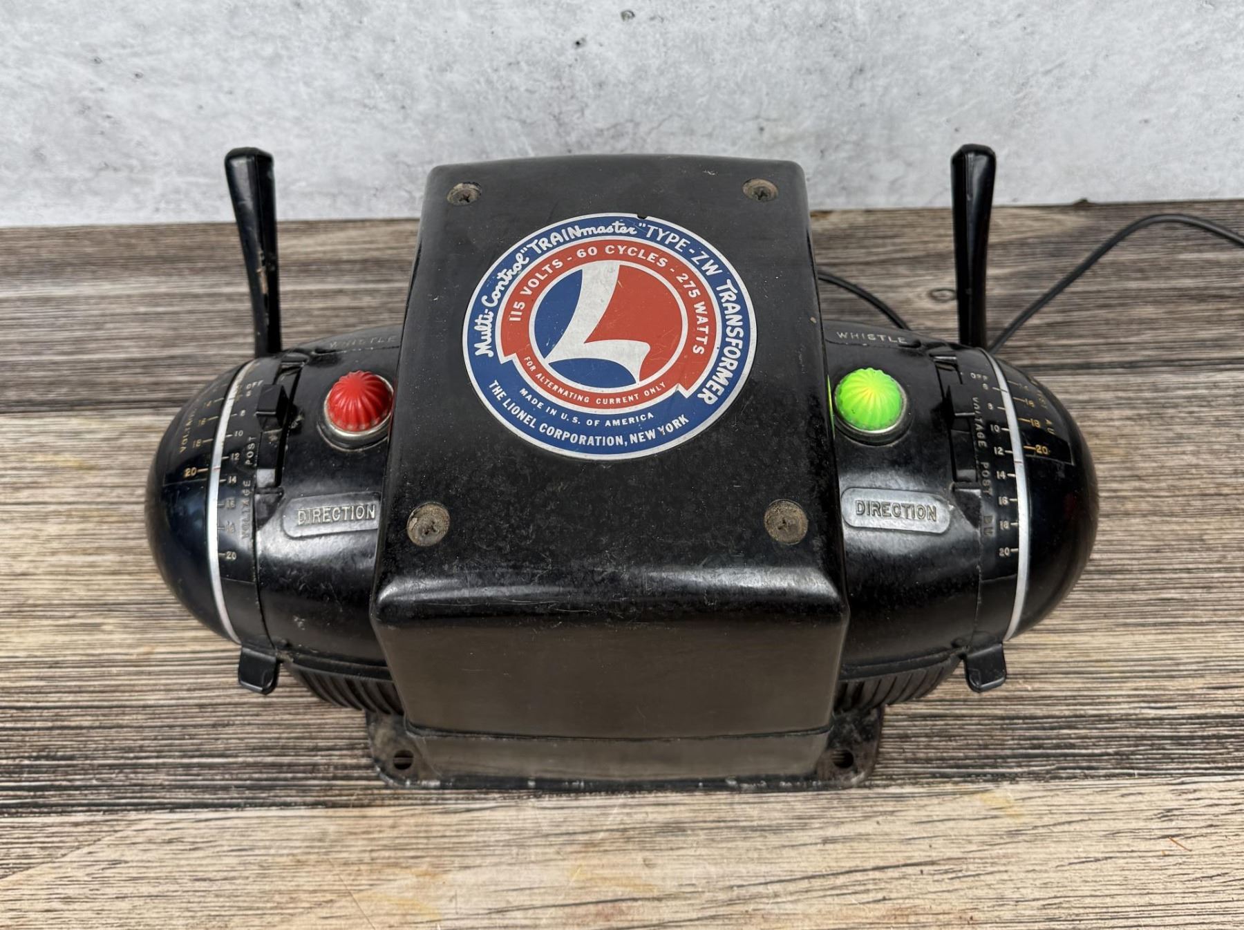 Lionel ZW Transformer Red & Green Jewel Caps With #51 Bulbs - RW-27 ZW-23WS
