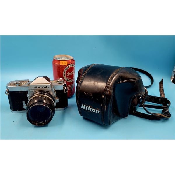 VTG Nikon Nikkormat Camera Made in Japan w/ Case