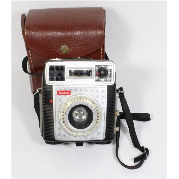 VINTAGE KODAK BROWNIE STARMATIC CAMERA