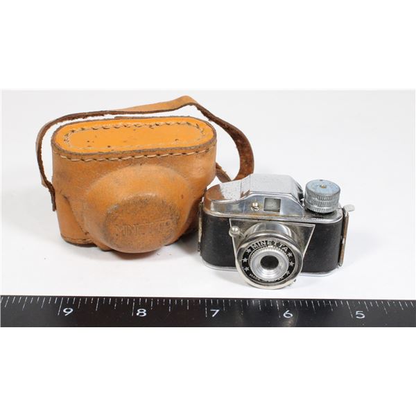 VINTAGE SUPER SMALL MINETTA CAMERA