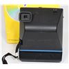 Image 3 : VINTAGE KODAK INSTANT CAMERA IN BOX  EK6