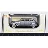 Image 2 : SIGNATURE MODELS 1936 CHRYSLER AIRFLOW DIE CAST