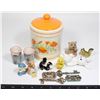 Image 1 : COOKIE JAR WITH  SMALL COLLECTIBLE TRINKETS