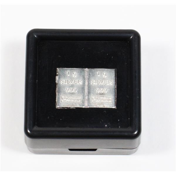 TWO 1 GRAM SILVER BARS IN GEMSTONE DISPLAY CASE