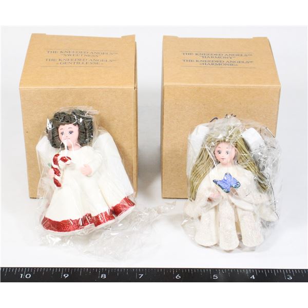 TWO KNEEDED ANGELS ORNAMENTS