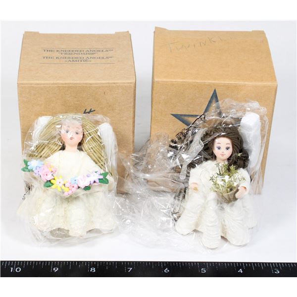 TWO KNEEDED ANGELS ORNAMENTS