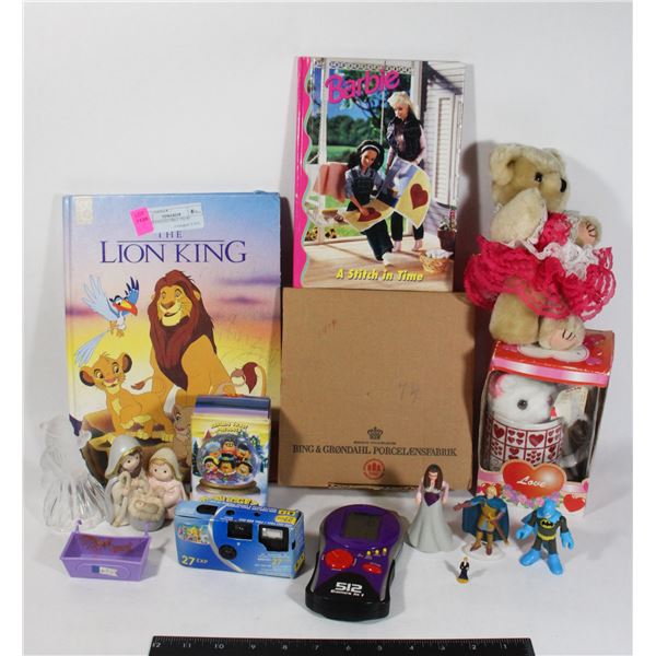 LOT OF COLLECTIBLE ITEMS