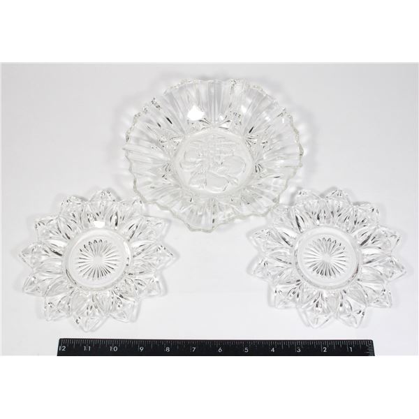 THREE VINTAGE SERVING BOWLS, CHIP OUT OF LARGEST