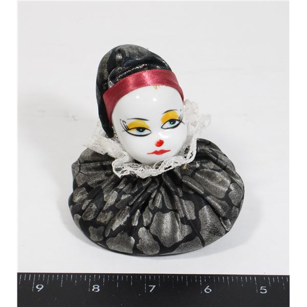 CERAMIC BEANBAG STYLE CLOWN