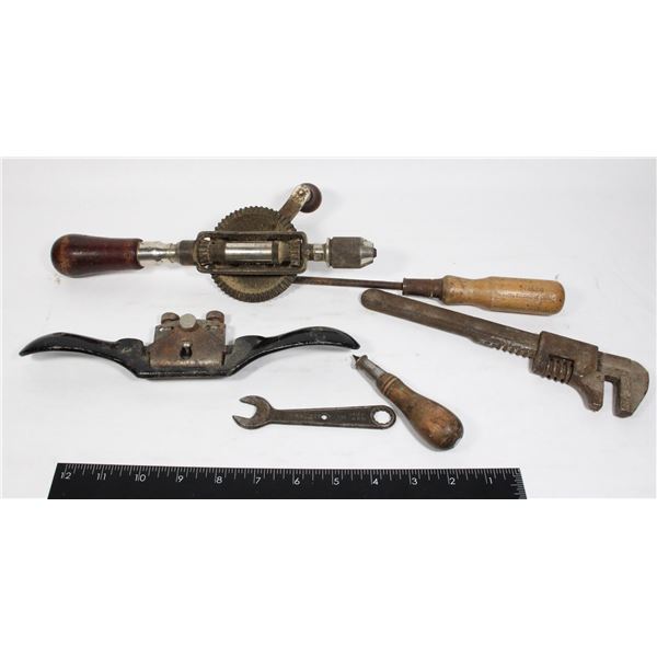 FLAT OF VINTAGE TO ANTIQUE TOOLS INCLUDING