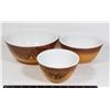 Image 1 : LOT OF 3 VINTAGE PYREX BOWLS