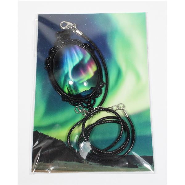 NORTHERN LIGHS PENDANT WITH CARD