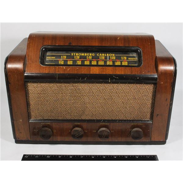 VINTAGE/ ANTIQUE STROMBERG CARLSON RADIO