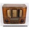 Image 1 : VINTAGE/ ANTIQUE RCA VICTOR RADIO MODEL 96T1
