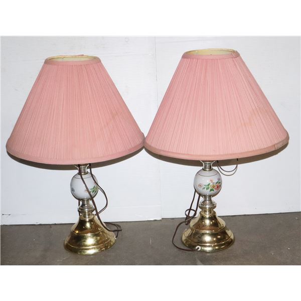 VINTAGE MATCHING DRESSER LAMPS
