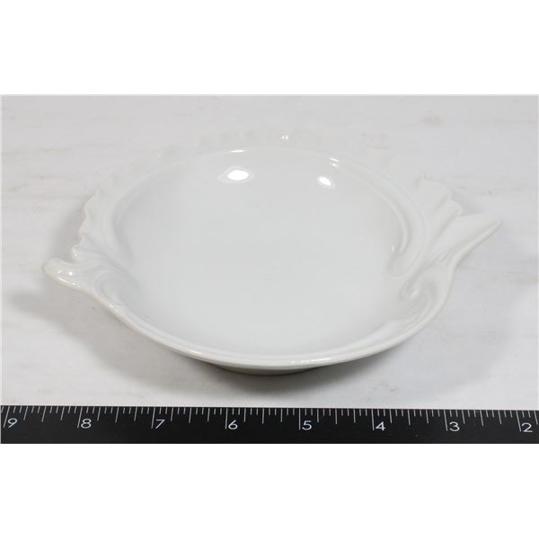 VINTAGE SMALL WHITE SOAP DISH