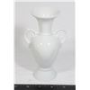Image 1 : VINTAGE SMALL WHITE VASE