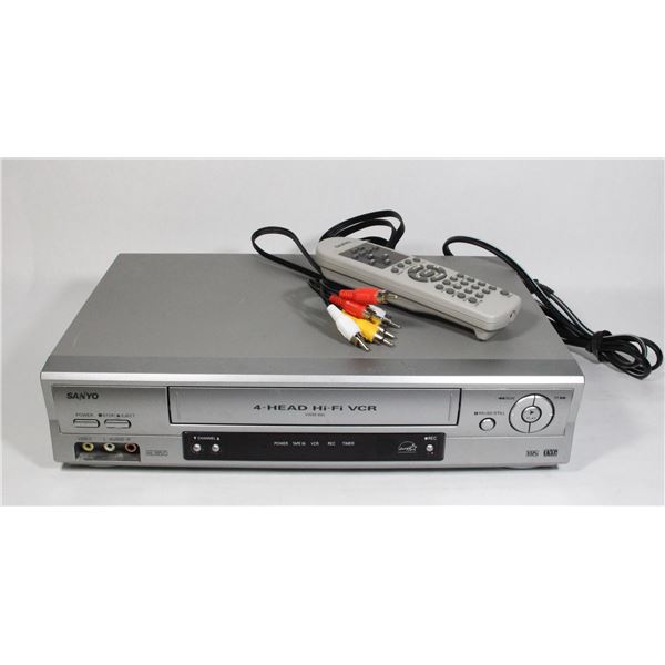 SANYO VCR WITH REMOTE