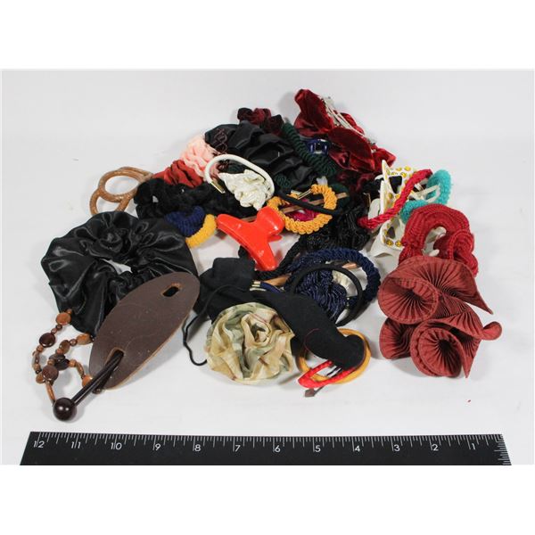 ESTATE BAG OF ASSORTED HAIR TIES