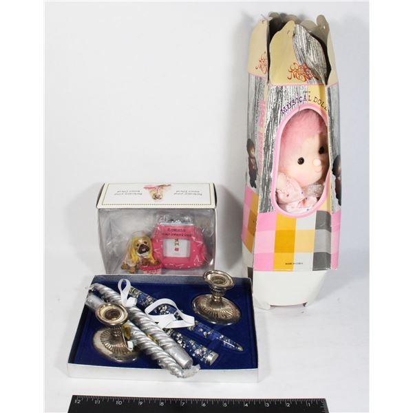 LOT OF VINTAGE ITEMS INCL. CANDLE STICKS