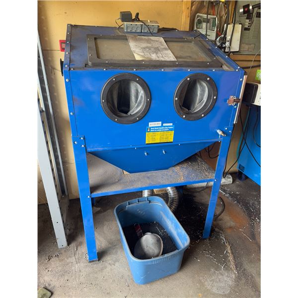 Floor model sand, blasting cabinet