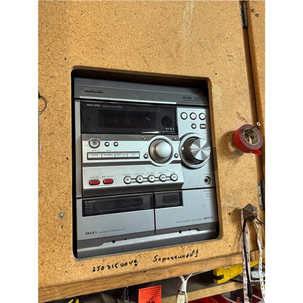 Aiwa stereo and speakers