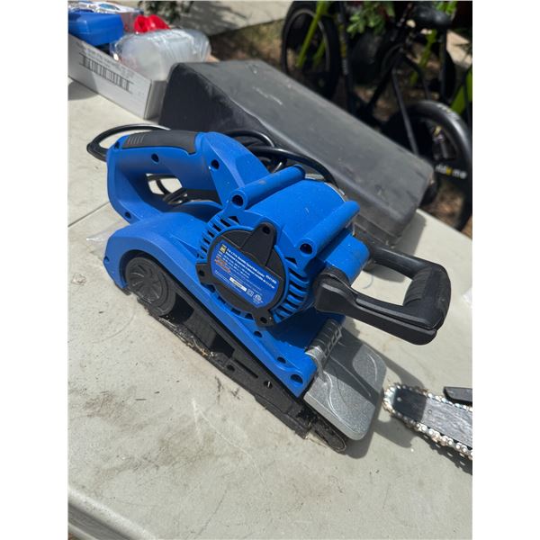 Variable speed belt sander