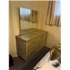 Image 1 : Dresser and mirror