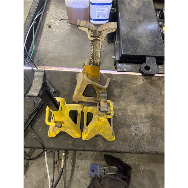 Jack stands