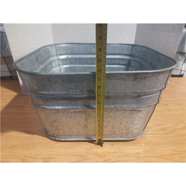 Galvanized Metal Tub. (Height 11")