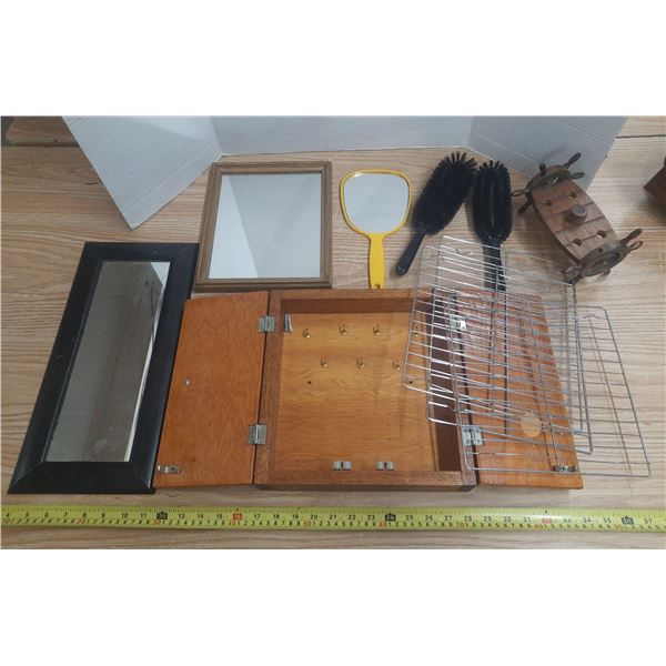 Lot of Mirrors, Keys Box, etc.