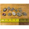 Image 1 : Lot of brooches