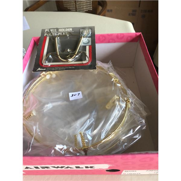 20 Plate Hangers- Never Used