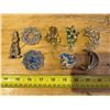 Image 1 : Lot of brooches