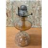 Image 2 : Vintage oil lamp