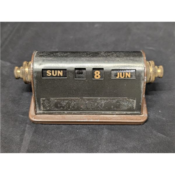 Vintage Perpetual Date Desktop Calendar