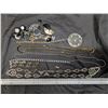 Image 5 : Lot of Misc. Jewelry (Necklaces, earrings, and etc.) (Silver/gold and Silver/gold Tone)