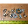 Image 1 : Lot of various broochs