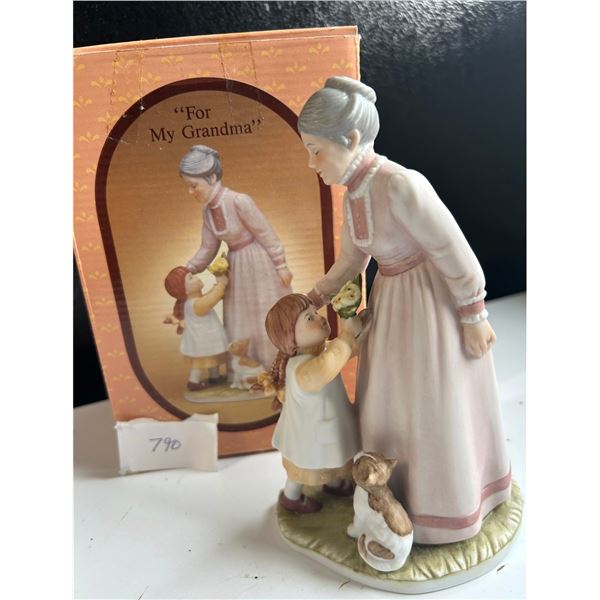 Collectible 1987 Vintage Treasured Memories "For My Grandma"