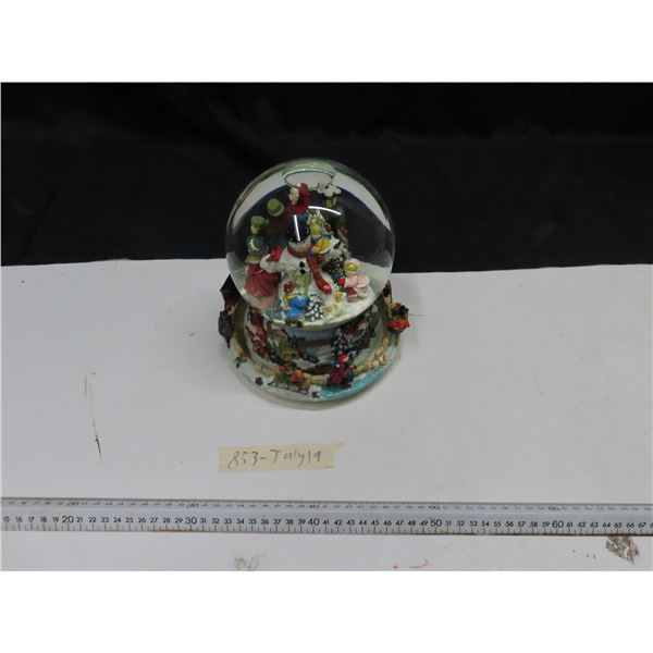 Xmas snow globe