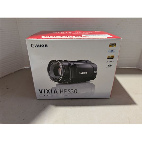 Canon Vixia HF 530 HD Cam Coder Kit plus Original Box