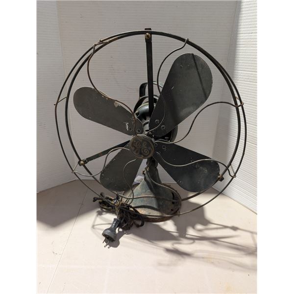 Antique Metal Oscillating Desk Fan 19"x17"