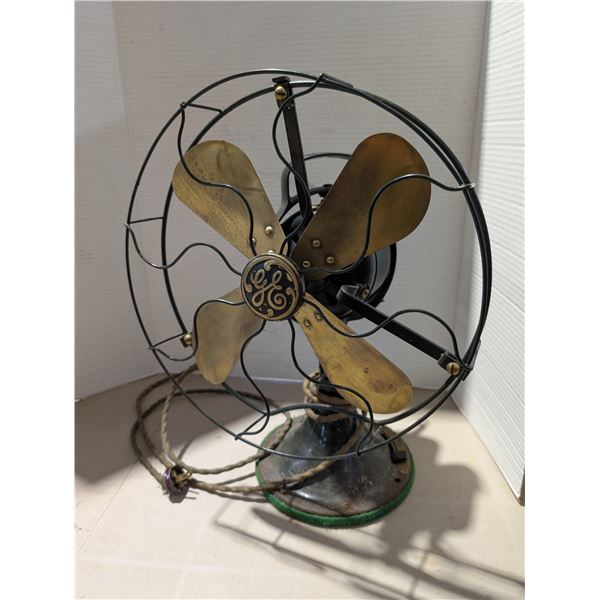 Antique Metal Oscillating Desk Fan w/ Brass Blade 17"x13"